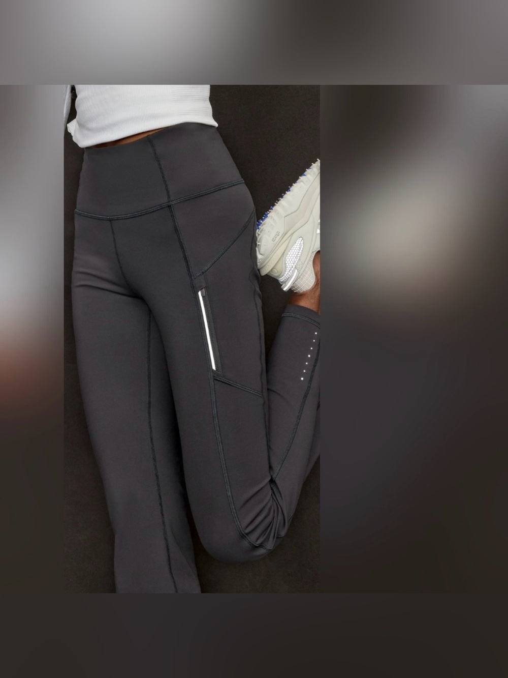 Athleta Rainier Bootcut Pant
Womens XS Black Fleece
Lined Zip Pockets Flare